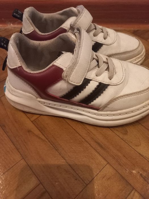 Продам детский кроссовки на мальчика