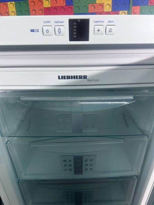 Вертикален фризер Liebher