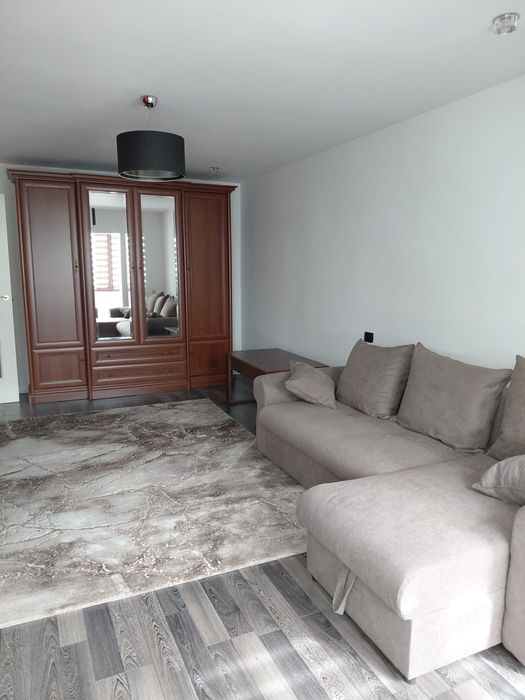 Inchiriez apartament doua camere zona Materna