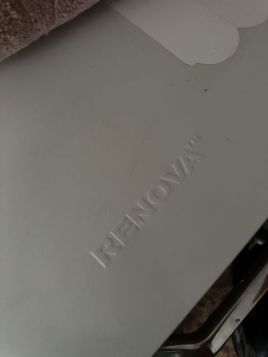 Продам морозильник renova