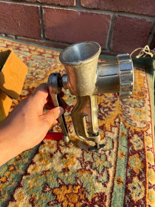 Продам ручная мясорубка