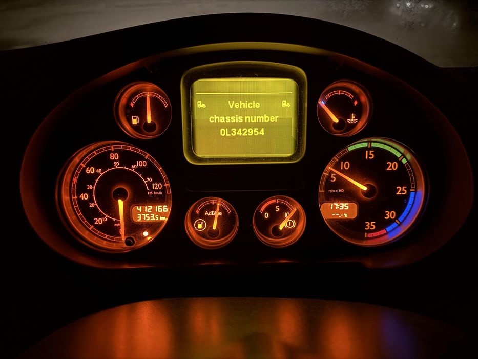 Camion basculabil + macara Daf 2008