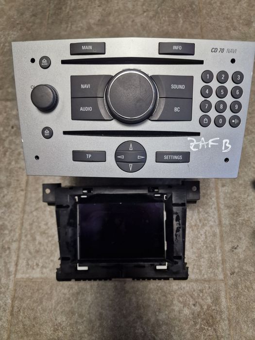 Navigatie complecta  cu dysplay si radio cd Opel zafira b