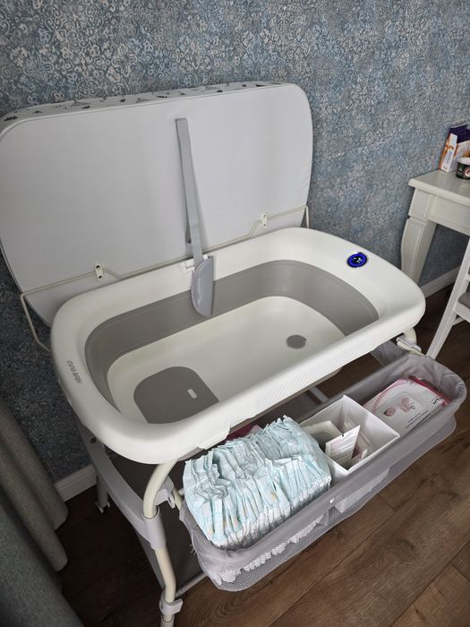 Продам ванночку для купания на подставке