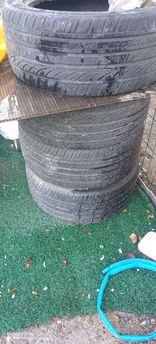 Срочно продам балоны в хорошем состоянии 255/45/R18