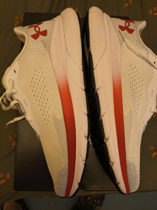 Adidași Under Armour
