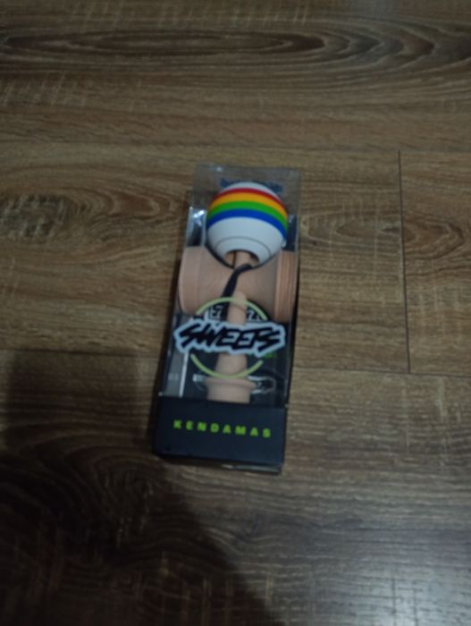 Vând kendama sweets în stare noua