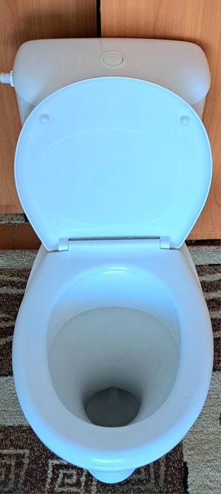 Унитазы в сборе в отличном состоянии б/у.