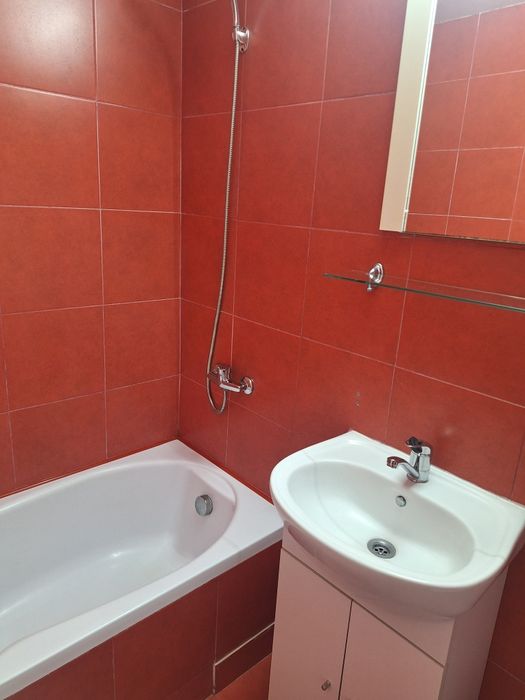 Inchiriez garsonieră decomandata