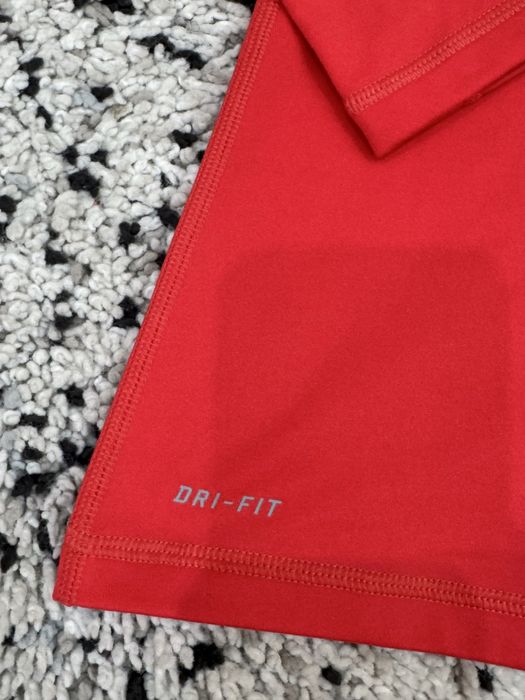 Дамска термо блуза NIKE DRI-FIT . Размер XS