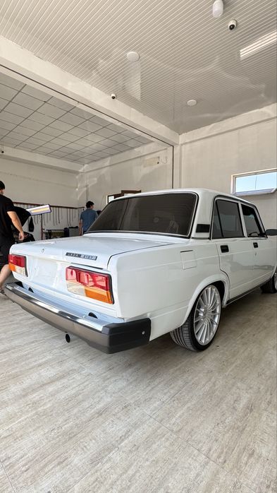 lada  vaz 2107 sotiladi
