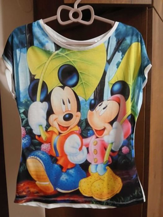 Черна  вталена рокля с геометричен топ – нова! , Нова тениска с 3D щампа Mickey Mouse