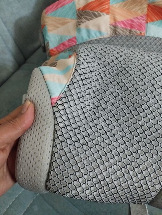 Продам Кенгуру новый слип 4 положенияния