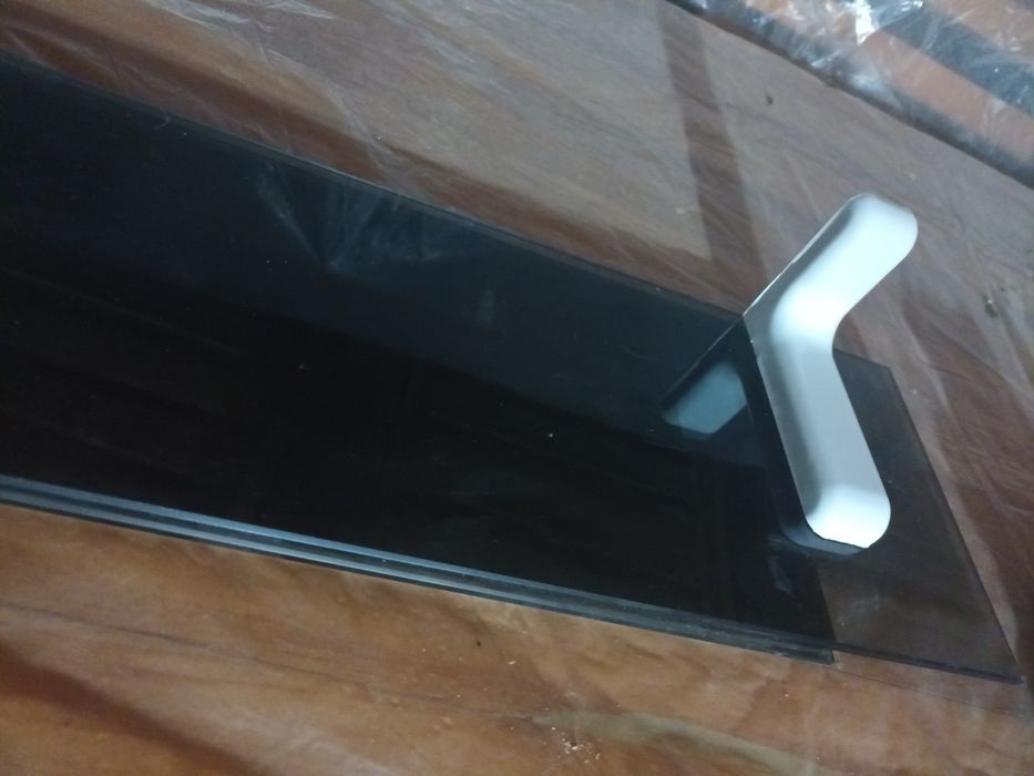 Полки 4 шт для салон красоты или дома стекло