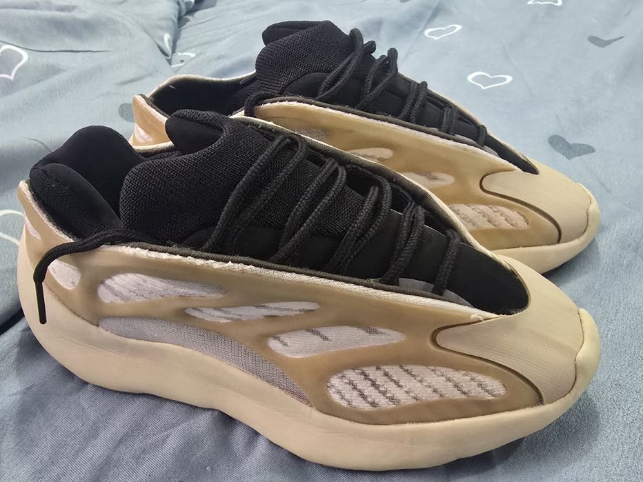 Adidas Yeezy 700 V3 Azael