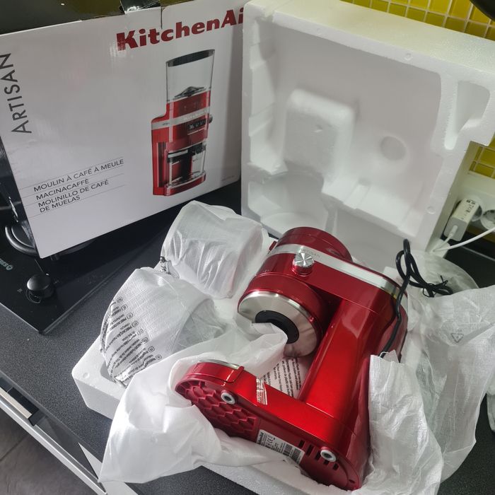 Rasnita electrica KitchenAid, roșie, pentru cafea boabe