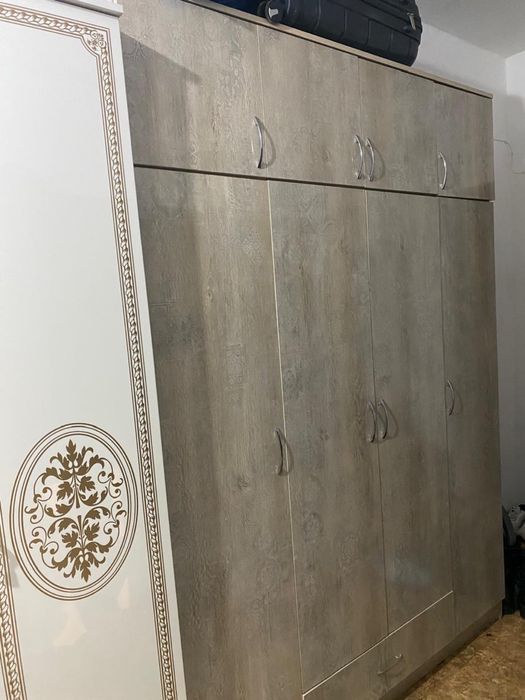 продается шкаф почти новая