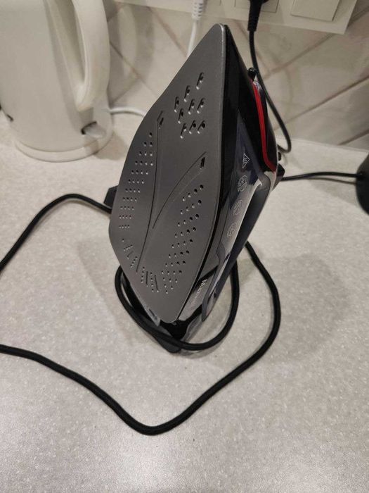 Утюг Maxwell MW-3034