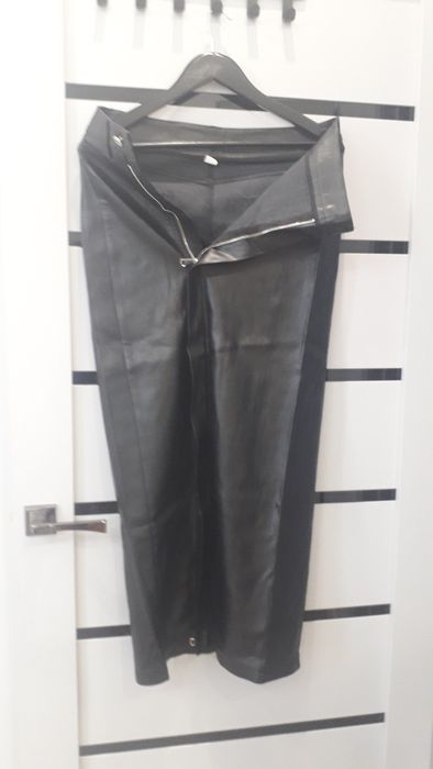 продаю вещи .кофта . кожаные юбки и брюки