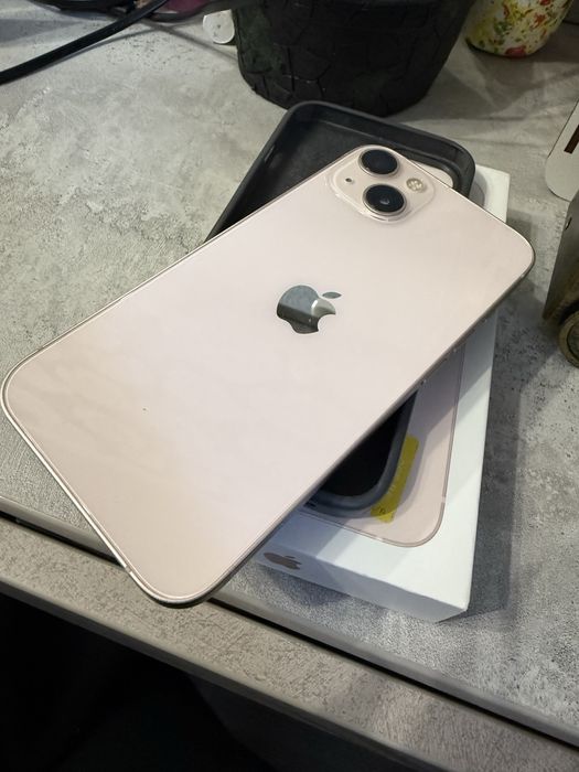 Продам Iphone 13