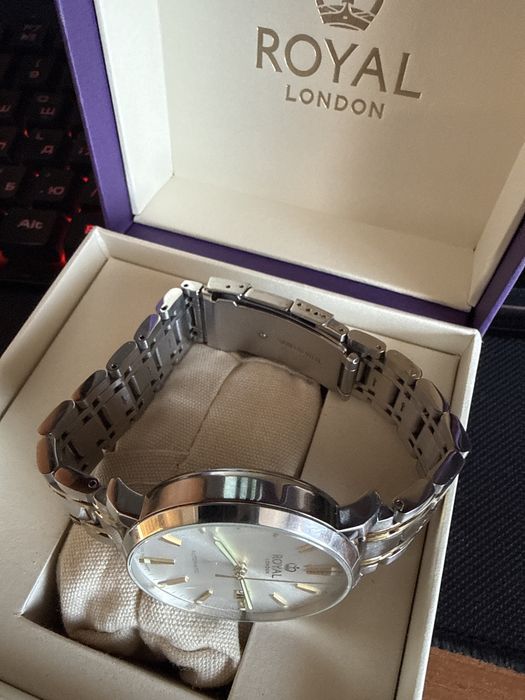 Часы Royal london