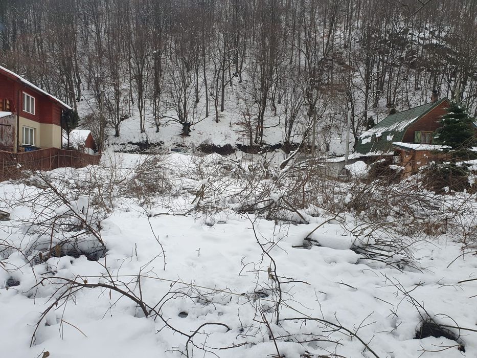 Vând teren intravilan