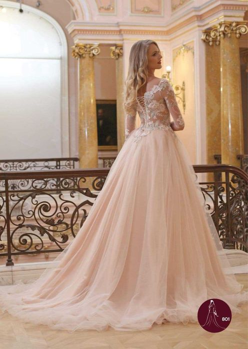 Rochie de seara superba, roz somon, cu trena lunga