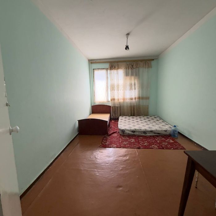 Продам чиланзар 21.  Трёх комнатная