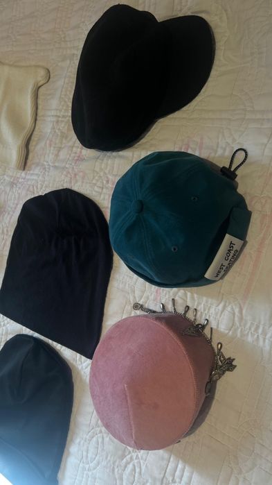 Шапки женские разные