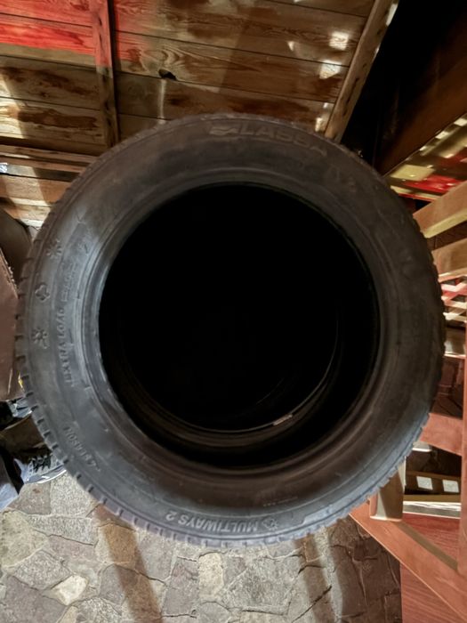 Продается резина всесезонка lassa r17