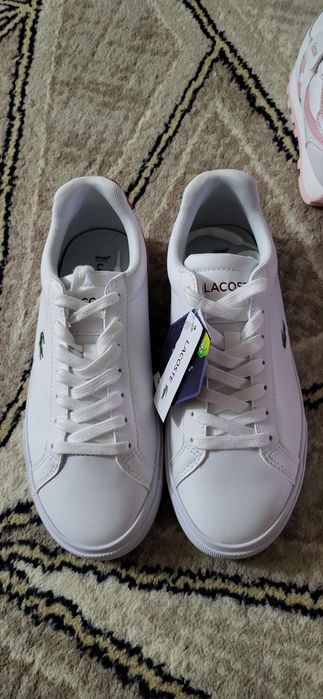 Кроссовки от Lacostе