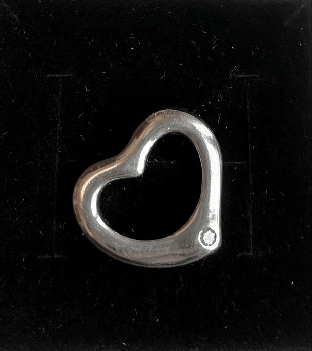 Pandantiv din argint in forma de inima cu diamant