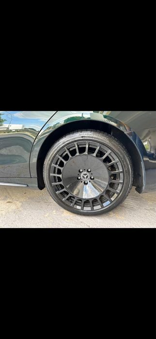 Vand jante mercedes pe 20 cu anvelope de vara