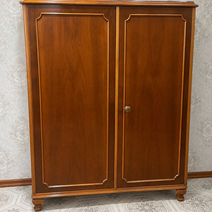 продам шкаф в классическом стиле