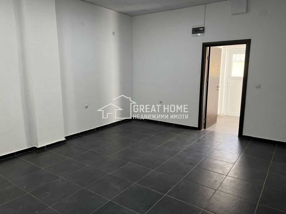 Дава се под наем Магазин в Търговище, Изток 1 - 80 кв.м за 459 € - Снимка #2