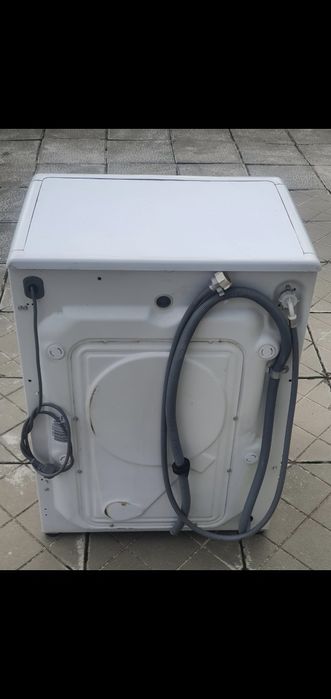 Пералня със сушилня