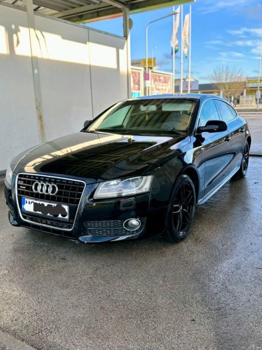 Audi A5 quattro.