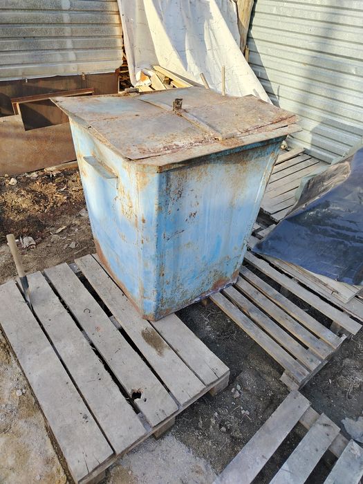 Продам мусорный бак