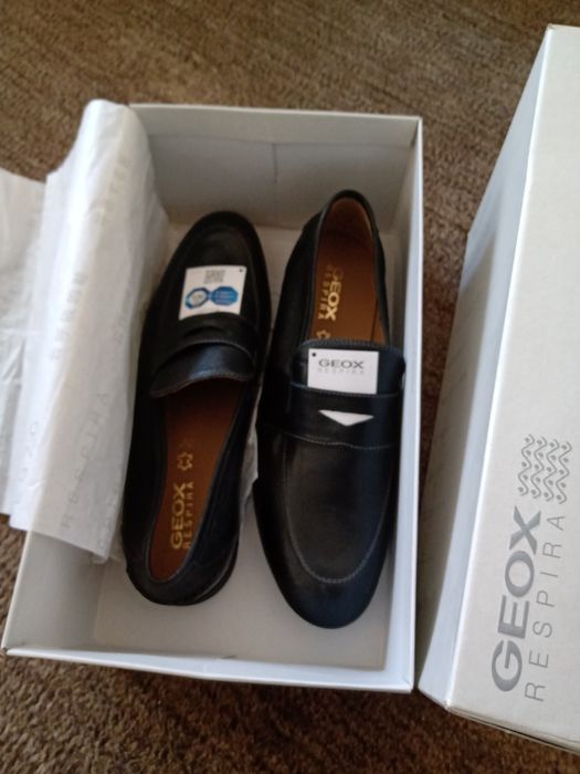 Mocasini piele Geox, etichetă.