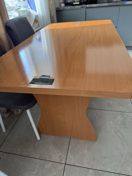 Срочно Продам кухонный стол 1,5*80