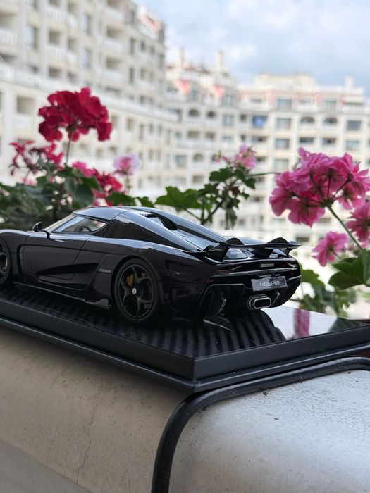 Колекционерски модел Koenigsegg Regera Carbon FrontiArt 1:18