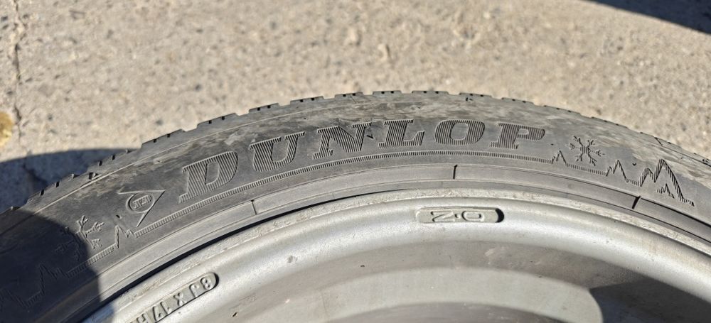 215 50 17 Dunlop winter sport 5
