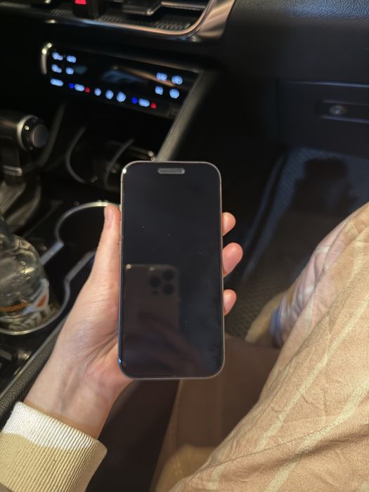 продается новый Iphone 17