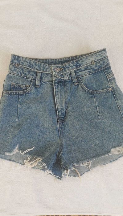 Къси дънкови панталони