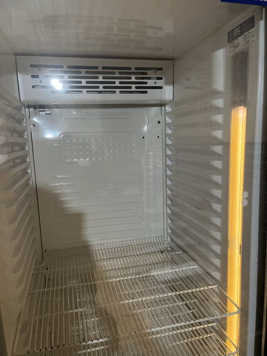 Холодильник-витрина