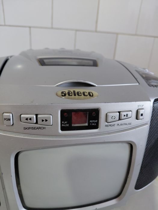 Radio,CD,Televizor.