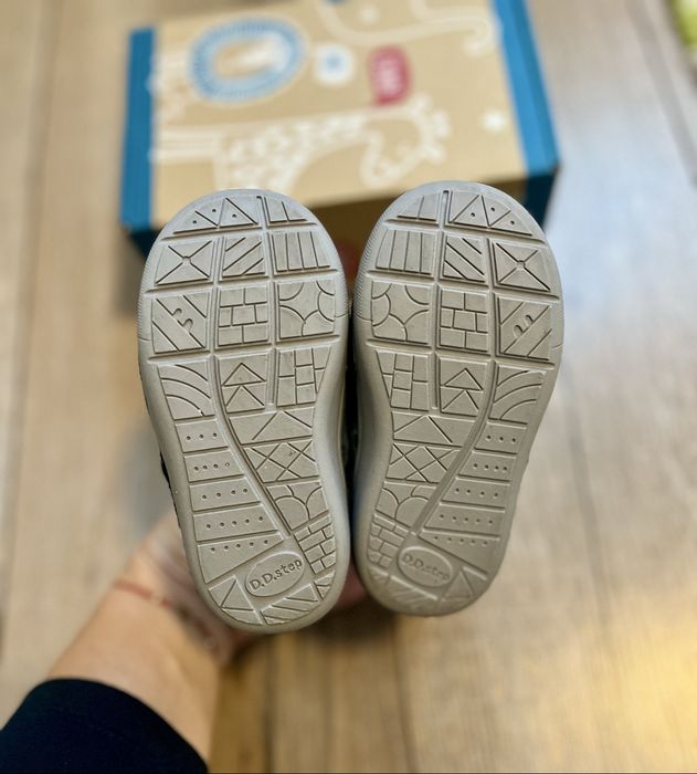 Обувки DD step за момче 20 номер