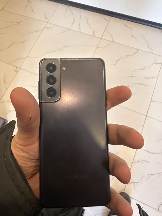 Самсунг S21  продам