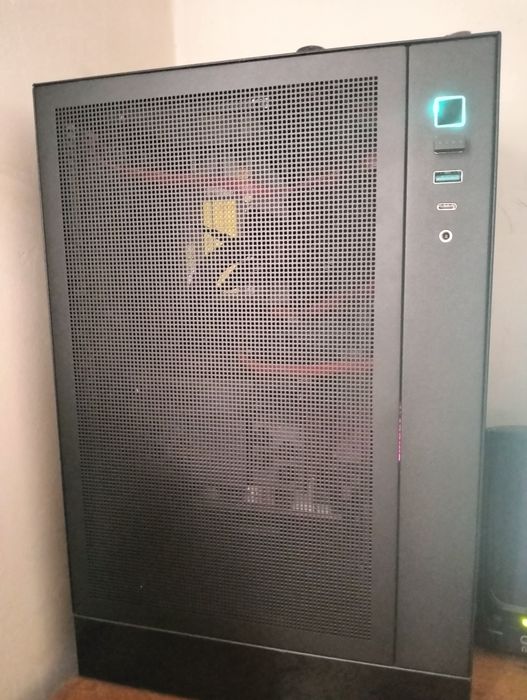 Продам компьютерный корпус Deepcool CH170 Digital.Дешево