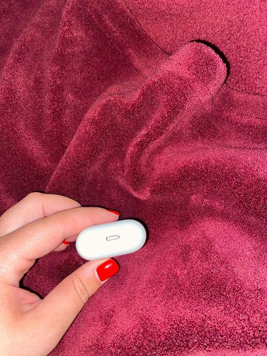 Кейс для наушников Airpods